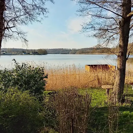 Δωμάτια σε οικογενειακή κατοικία Ferienzimmer Ilse Oder Oskar Direkt Am Haussee In 17258 Feldberger Seenlandschaft, Ot Feldberg, Seezugang, Urlaub Mit Kindern