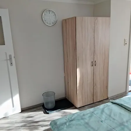 Δωμάτια σε οικογενειακή κατοικία Ferienzimmer Ilse Oder Oskar Direkt Am Haussee In 17258 Feldberger Seenlandschaft, Ot Feldberg, Seezugang, Urlaub Mit Kindern Amtshof